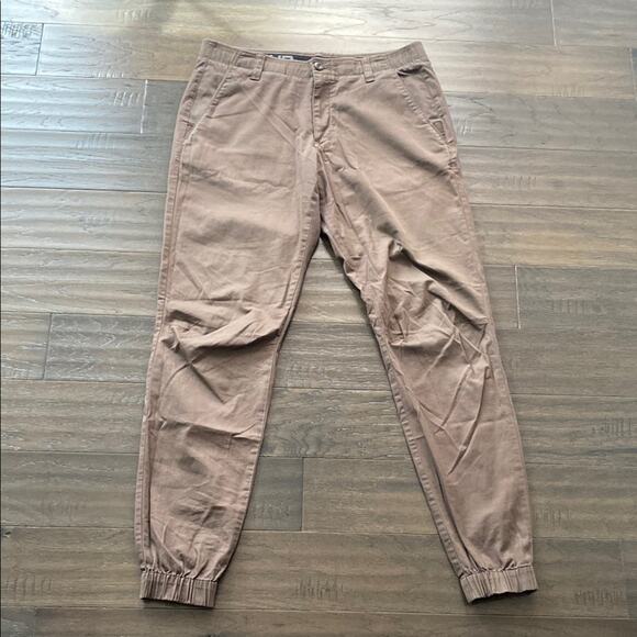UNDER ARMOUR Jogger Mens Sz 36 x 36 Tan Chino - Picture 1 of 8